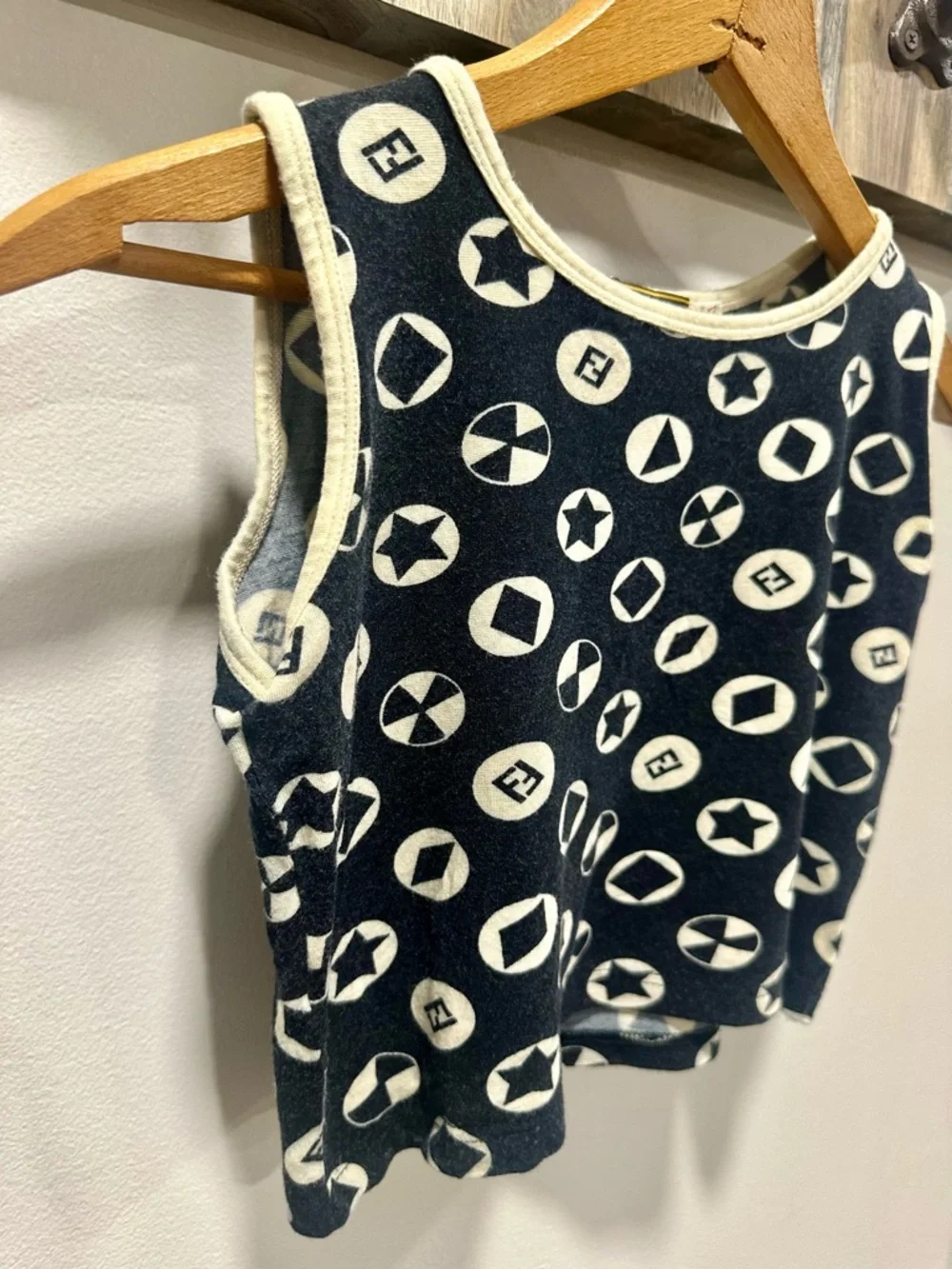 Fendi Black & Cream Graphic Crop Tank Size 40 (US 6) - Picture 3 of 9